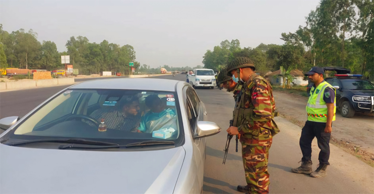 উত্তরের যাত্রা নির্বিঘ্ন করতে মহাসড়কে সেনাবাহিনী