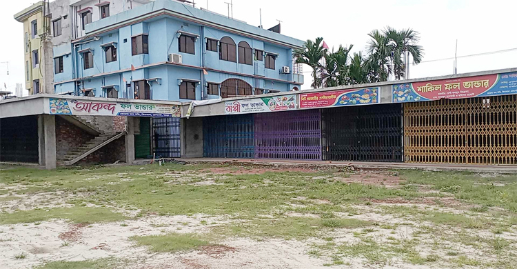 কাজে আসছে না চার কোটি টাকার ফল মার্কেট