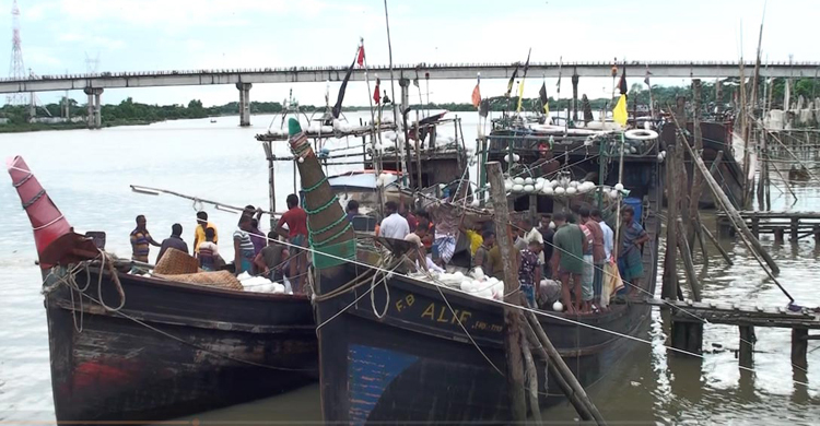 সাগরে লঘুচাপ, মোংলা বন্দরে ৩ নম্বর সতর্কতা সংকেত