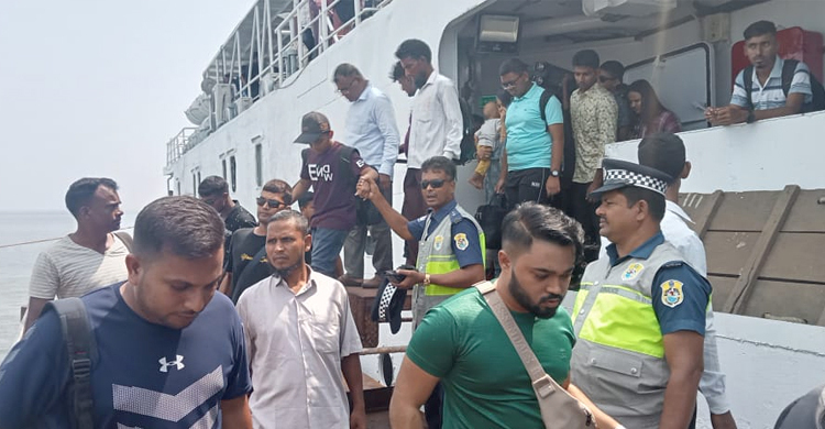 সেন্টমার্টিন রুটে জাহাজ চলাচল শুরু