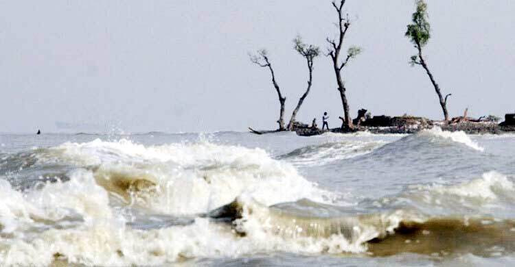 লঘুচাপ নিম্নচাপে পরিণত, উপকূলে ভারী বৃষ্টি ও জলোচ্ছ্বাসের শঙ্কা