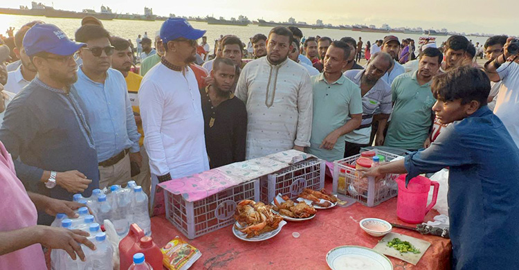 পতেঙ্গা সৈকতের অবৈধ দখলদারদের বিরুদ্ধে আইনি ব্যবস্থা নেওয়া হবে