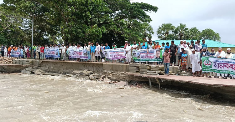 সমুদ্রে বিলীন হচ্ছে কুয়াকাটা সৈকত, রক্ষার দাবি স্থানীয়দের