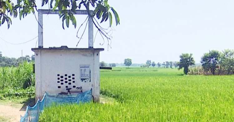 সেচের জন্য পাম্প অপারেটরের কাছে জিম্মি অর্ধশতাধিক আদিবাসী কৃষক