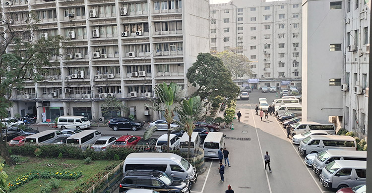 নতুন বছরের প্রথম দিন, যেমন চলছে সচিবালয়