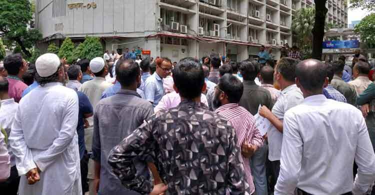 Secretariat protests continue, employees demand ordinance repeal