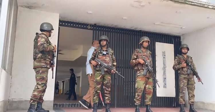 হাজী সেলিমের বাড়ি ঘিরে রেখেছে যৌথবাহিনী