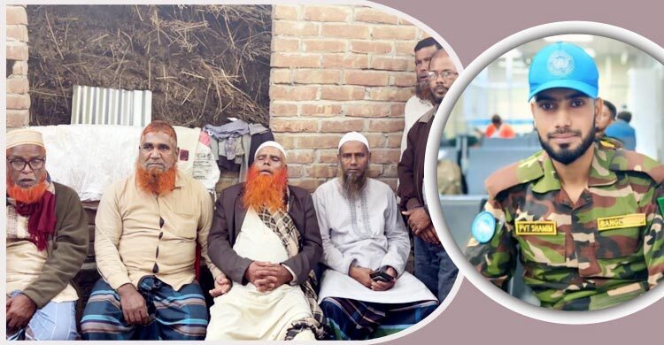 নিহত সেনাসদস্য শামীম রেজার বাড়িতে শোকের মাতম