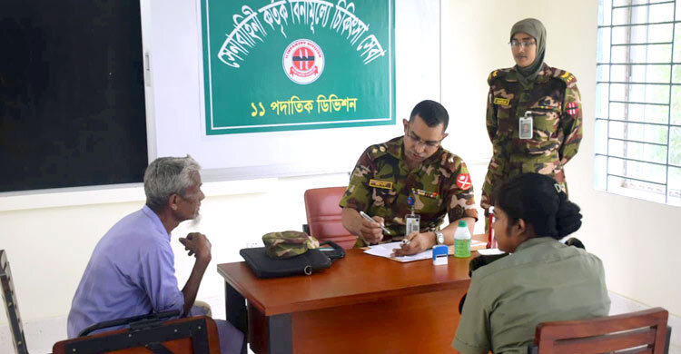 সিরাজগঞ্জে বিনামূল্যে চিকিৎসাসেবা পেলেন দেড় হাজার রোগী