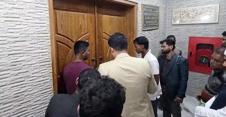 জিয়াউল আহসানের বাড়িতে দুদকের অভিযান শেষ, মালামাল জব্দ