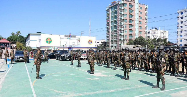 কক্সবাজারে সেনাবাহিনীর কার্যক্রম পরিদর্শন করলেন সেনাপ্রধান
