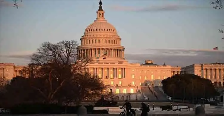 ট্রাম্পের যুদ্ধক্ষমতা কমানোর প্রস্তাব নাকচ, ইরানে হামলা চলবে