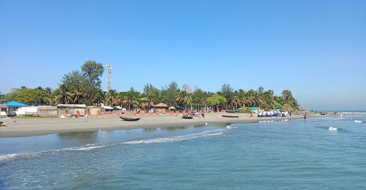 সেন্টমার্টিনে আটকা দুই শতাধিক পর্যটক