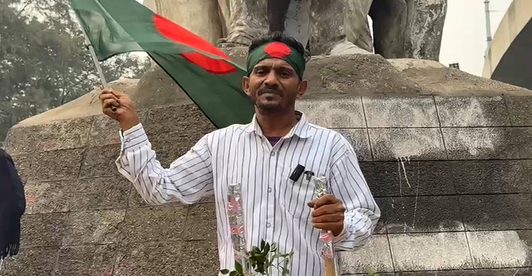 হাদির মৃতদেহ দাফন করতে ফেনী থেকে ছুটে এলো ভক্ত