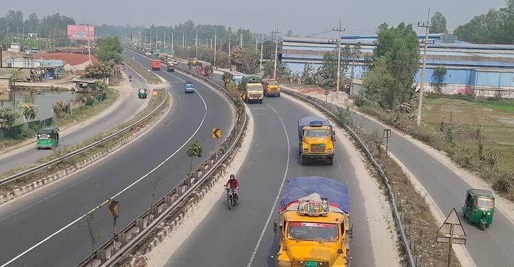 ঈদযাত্রায় ভোগাবে সাড়ে ১৩ কিলোমিটার সড়ক