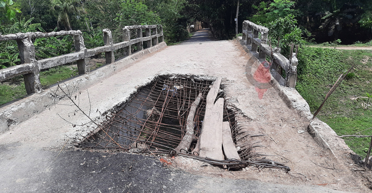 সেতু যেন মরণফাঁদ