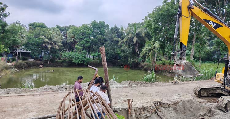 নদী-খাল-বিল নেই, তবুও হচ্ছে ১২ কোটি টাকার সেতু