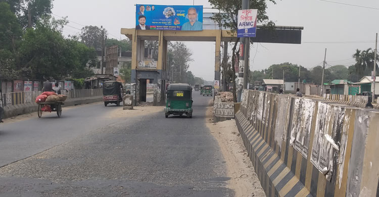 টোল আদায় বন্ধ হলেও কমেনি ভাড়া