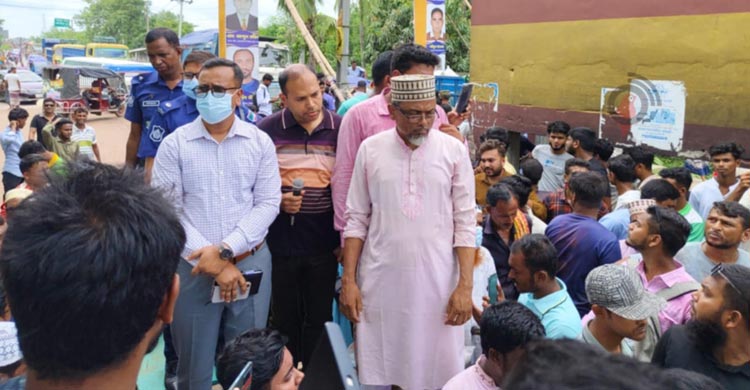 টোল আদায় বন্ধে দুই ঘণ্টা মহাসড়ক অবরোধ, যানজট-ভোগান্তি