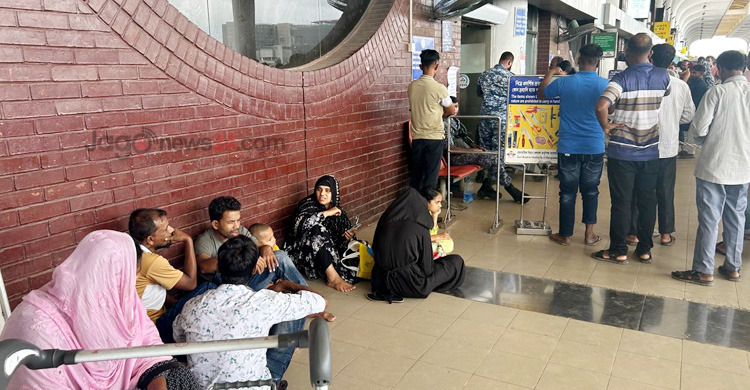 শাহজালাল বিমানবন্দরে তবু সেই ‘মাছ বাজারের ভিড়’