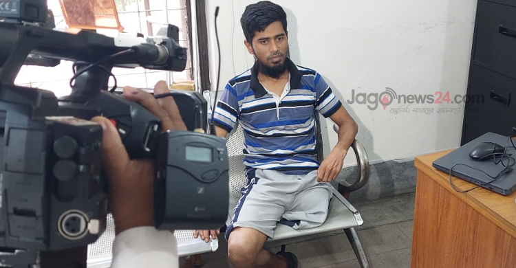 একটা অটোরিকশায় সচল হতে পারে জুলাই আহত শাহ আলমের জীবন