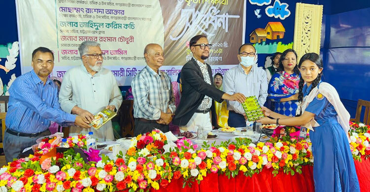 জ্ঞান ও নৈতিকতার মাধ্যমে সমাজ পরিবর্তন করতে হবে: মেয়র শাহাদাত