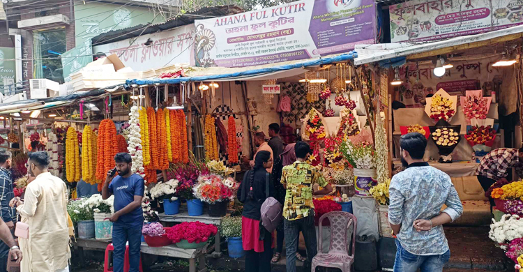 ভালোবাসা দিবসে শাহবাগে ২০ কোটি টাকার ফুল বিক্রির আশা