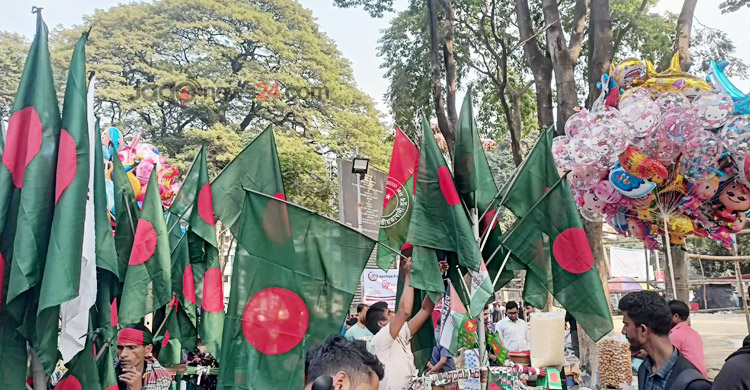 বিজয় দিবসে কেন্দ্রীয় শহীদ মিনারে উৎসবমুখর পরিবেশ