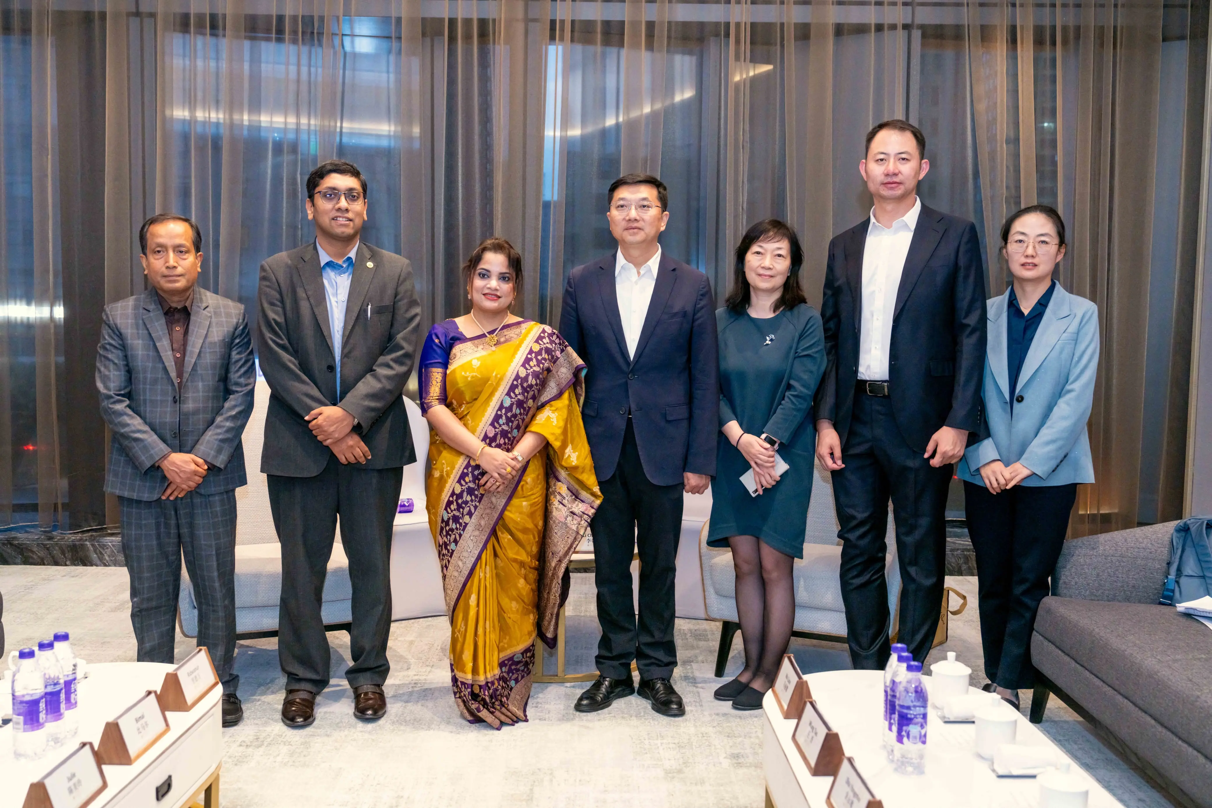 বৈঠকে দুই দেশের সংশ্লিষ্ট ঊর্ধ্বতন কর্মকর্তারা উপস্থিত ছিলেন/ছবি: বাণিজ্য মন্ত্রণালয়