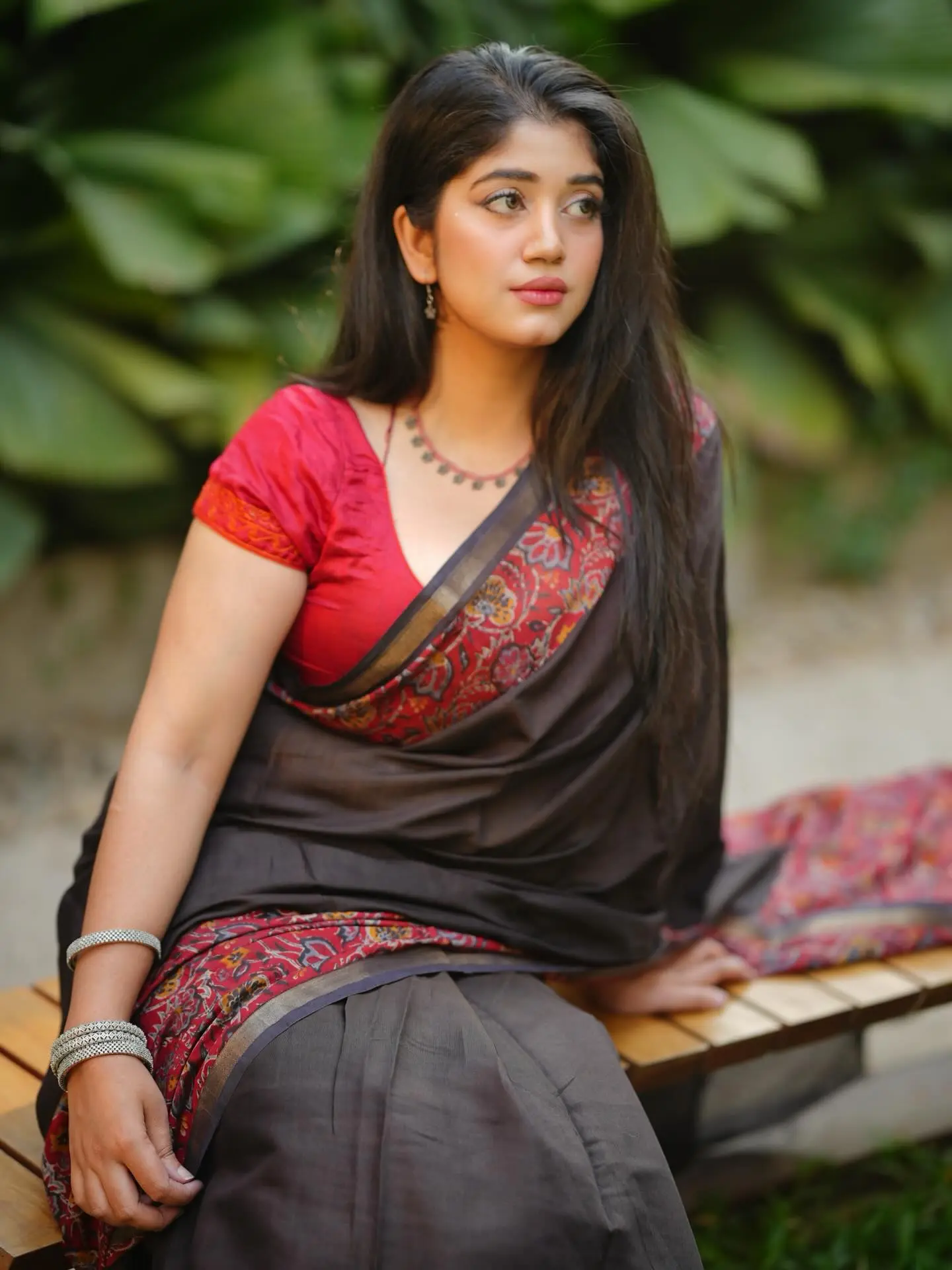 সুতি শাড়িতেই অপরূপ শাহতাজ