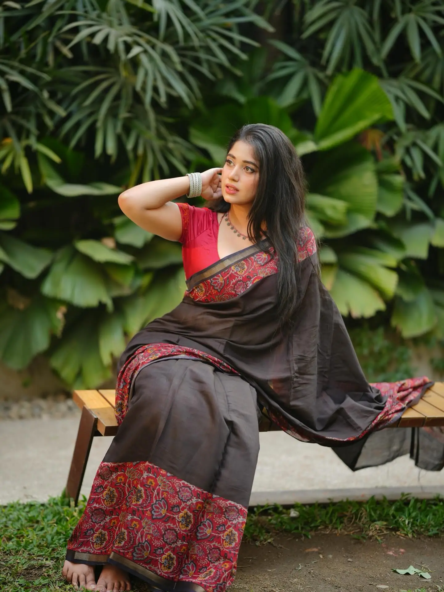 সুতি শাড়িতেই অপরূপ শাহতাজ