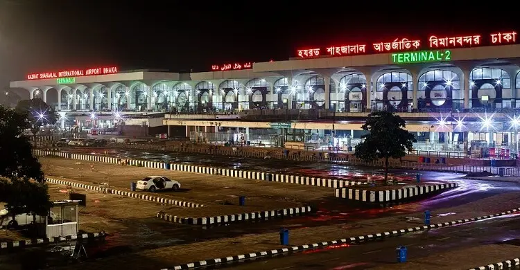 দুবাই-দিল্লিফেরত যাত্রীদের ব্যাগে মিললো সোনা, সিগারেট ও ক্রিম