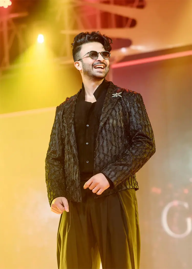 শাকিব খানের সঙ্গে ছবি তুলতে পারলেন না, রিপন মিয়ার মন ভালো নেই