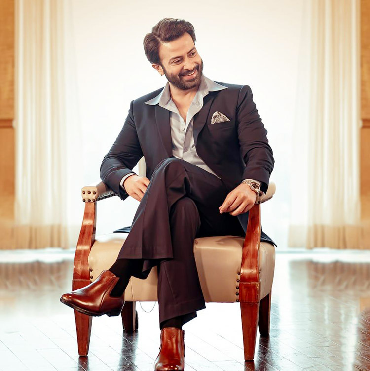 নতুন কিছু নিয়ে শিগগির ফিরে আসছি: শাকিব খান