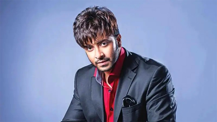 ধ্বংসের মুখে ইন্ডাস্ট্রি, তবুও শাকিব খানের জয়যাত্রা অব্যাহত