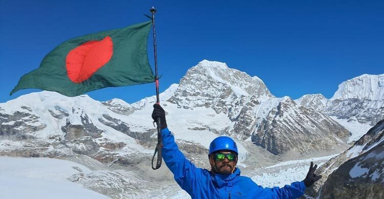 Shakil summits Everest after trekking from Cox’s Bazar