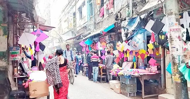 সম্প্রীতির মেলবন্ধন সাকরাইন উৎসবের অপেক্ষায় পুরান ঢাকা