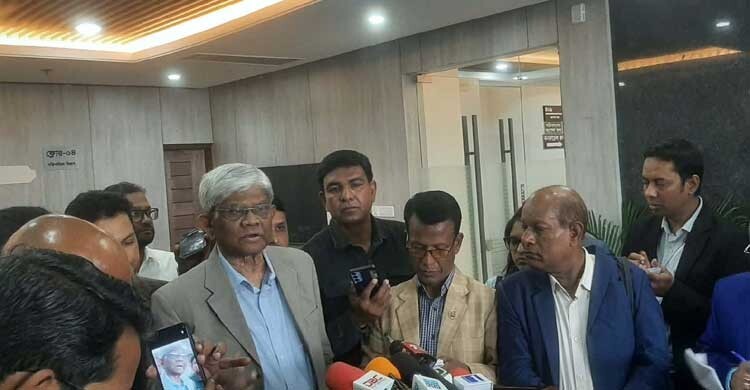 নিজেকে ১০০ এর মধ্যে ৭০ নম্বর দিলেন অর্থ উপদেষ্টা