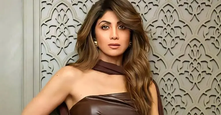 ৬০ কোটির জালিয়াতির অভিযোগের মাঝেই রহস্যময় পোস্ট শিল্পার