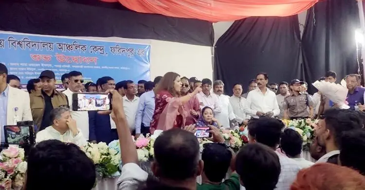 অনুষ্ঠান শুরু নিয়ে হট্টগোল, মেজাজ হারালেন পররাষ্ট্র প্রতিমন্ত্রী