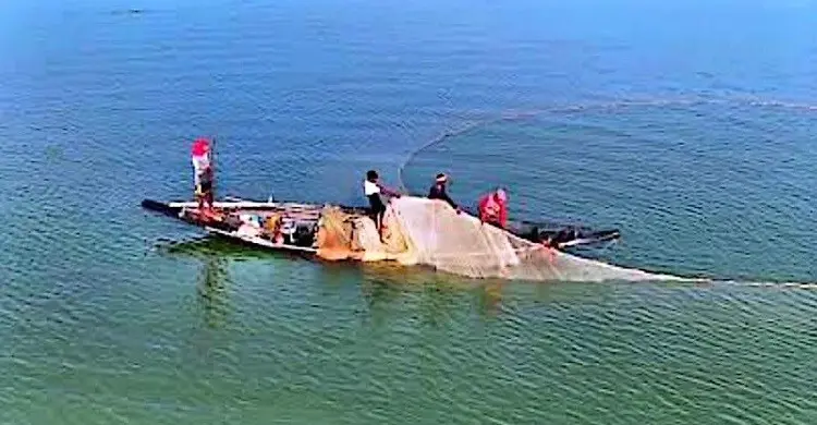 প্রতিমন্ত্রীর নির্দেশনা অমান্য করে ‘খাস কালেকশনের’ নামে টাকা আদায়