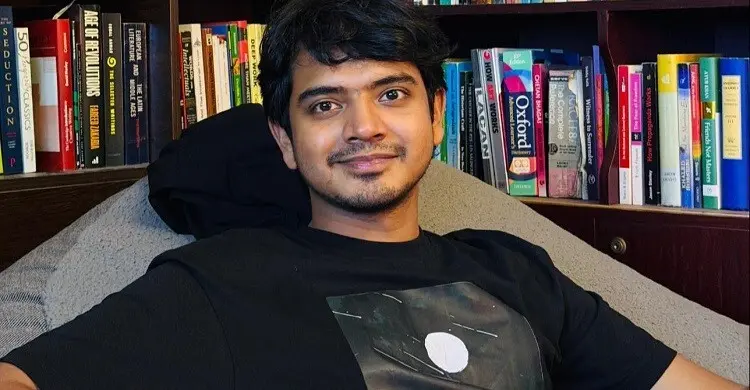 ‘রাজনীতি বাদ দিয়ে মাস্টারিতে’ মনোযোগী শামীম, আসছে তার লেখা ৫ বই