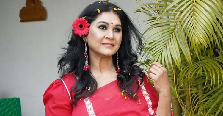 নতুন পরিচয়ে আসছেন সামিনা চৌধুরী