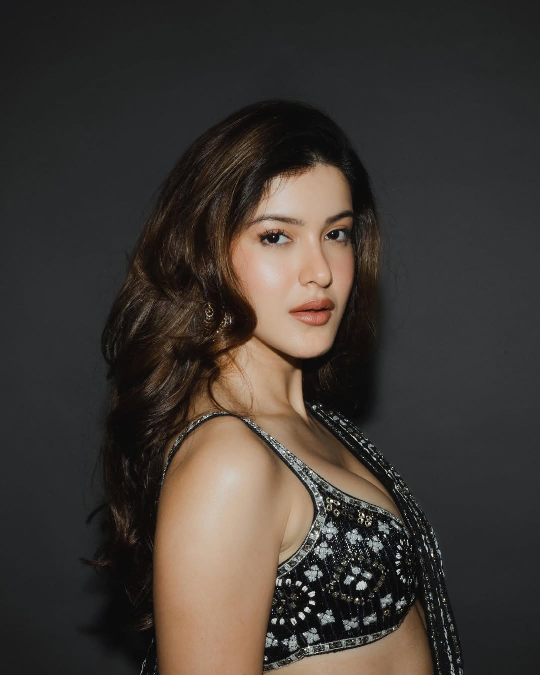 ফিউশন শাড়িতে শানায়ার গ্ল্যামারাস চমক