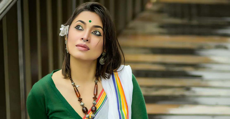 বাঘমানুষ নিয়ে মুখরিত লাক্সতারকা শানু