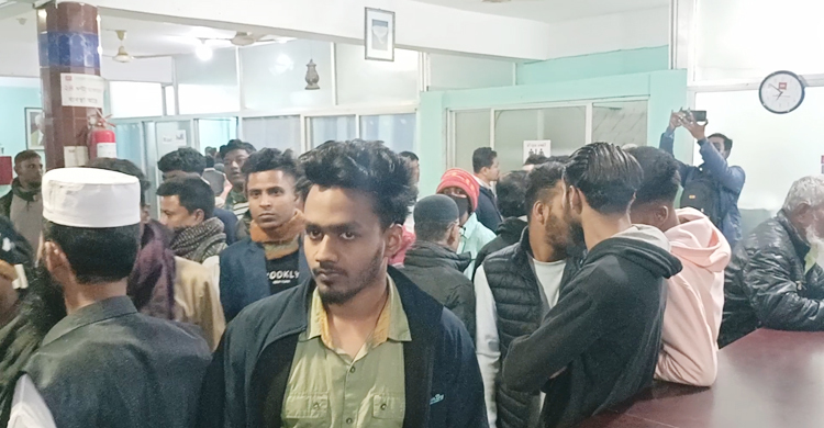 স্বতন্ত্র প্রার্থীর নির্বাচনী মিছিলে বোমা বিস্ফোরণ, আহত ১৫