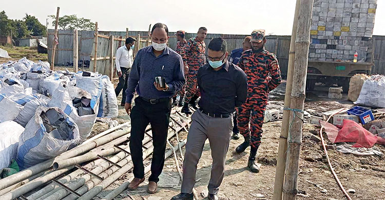 সিসা উৎপাদনকারী কারখানায় অভিযান, লাখ টাকা জরিমানা