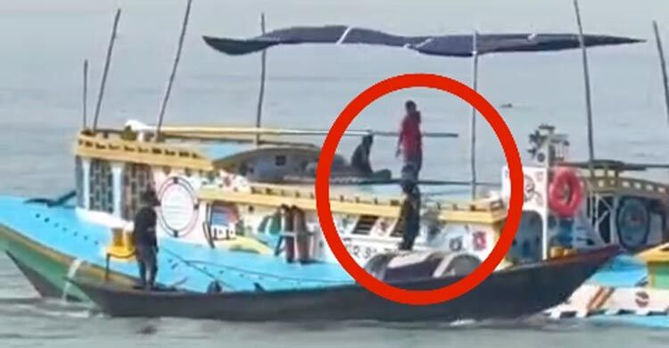 পদ্মায় নৌযানে চাঁদাবাজির ভিডিও ভাইরাল, আটক ৩