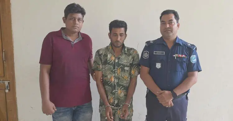 যৌন হয়রানি ও ধর্ষণের চেষ্টার অভিযোগে বাবা আটক