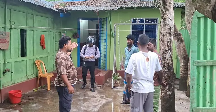 বৃদ্ধ বাবা-মাকে ফেলে স্ত্রী-সন্তানসহ কোটি টাকা নিয়ে উধাও ম্যানেজার